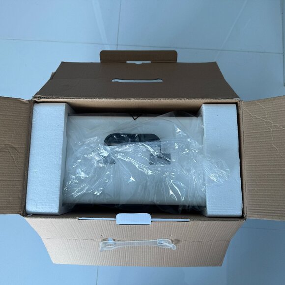 Crosley x The Beatles Record Carrying/Storage Case for 30+ Albums, White - Picture 6 of 14